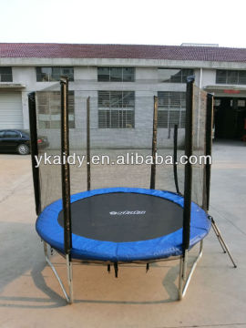 TRAMPOLINE WITH ECLOSURE