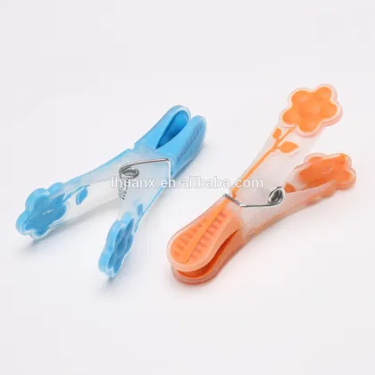 plastic clothes pegs
