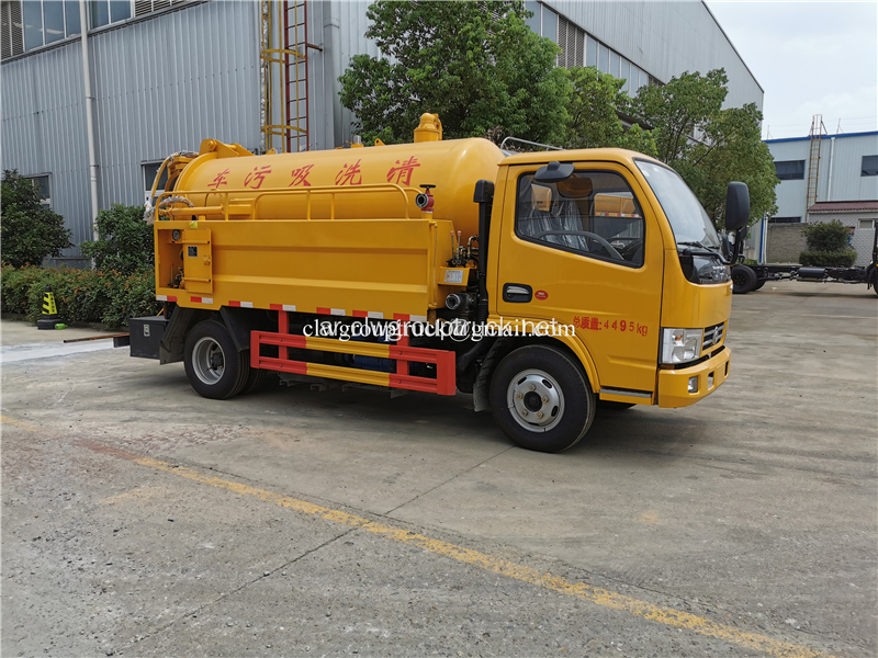 شاحنة تنظيف المجاري 5000L / شاحنة شفط مياه المجاري