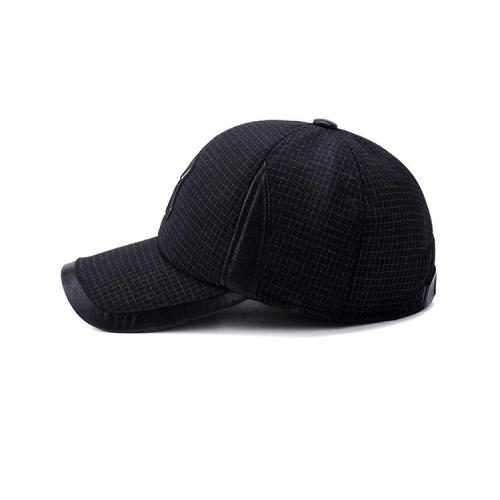 Wollen geborduurde baseball cap en verdikte oorkap