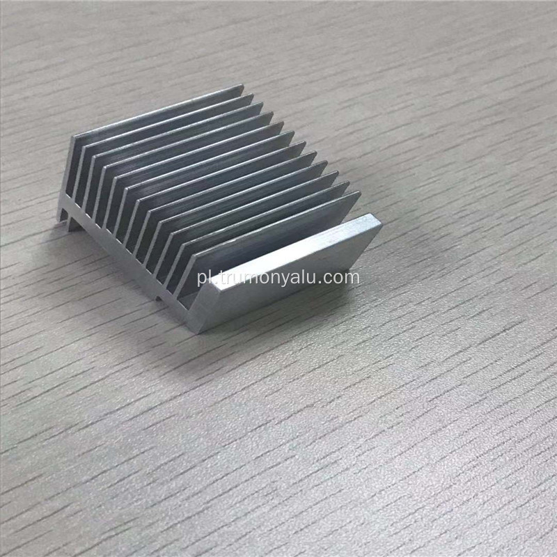 6061CNC Aluminiowy profil stempla do radiatora