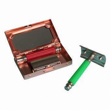 Safety Razor with Plastic Handle, Lubricant Strip