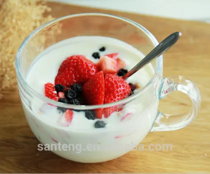 Pot-bellied oats cup a cup of milk for breakfast