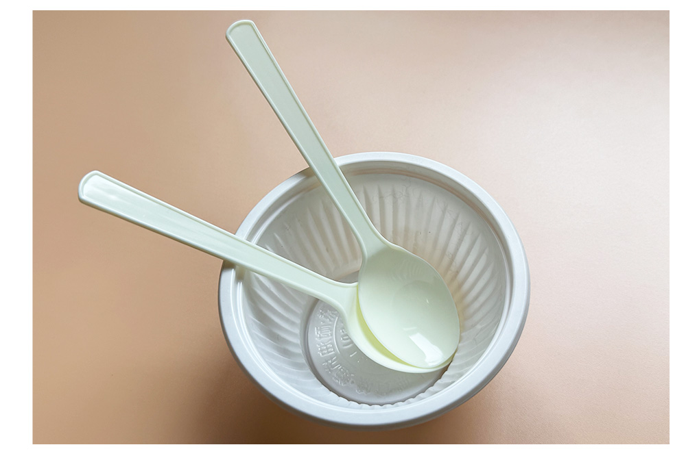 plastic spoon26-x