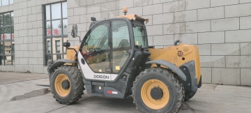 7M Telescopic Arm Small Diesel Forklift Loader with 3 Tons Capacity