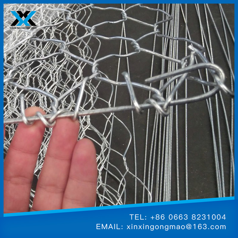 collapsible gabion mesh fence for flood control