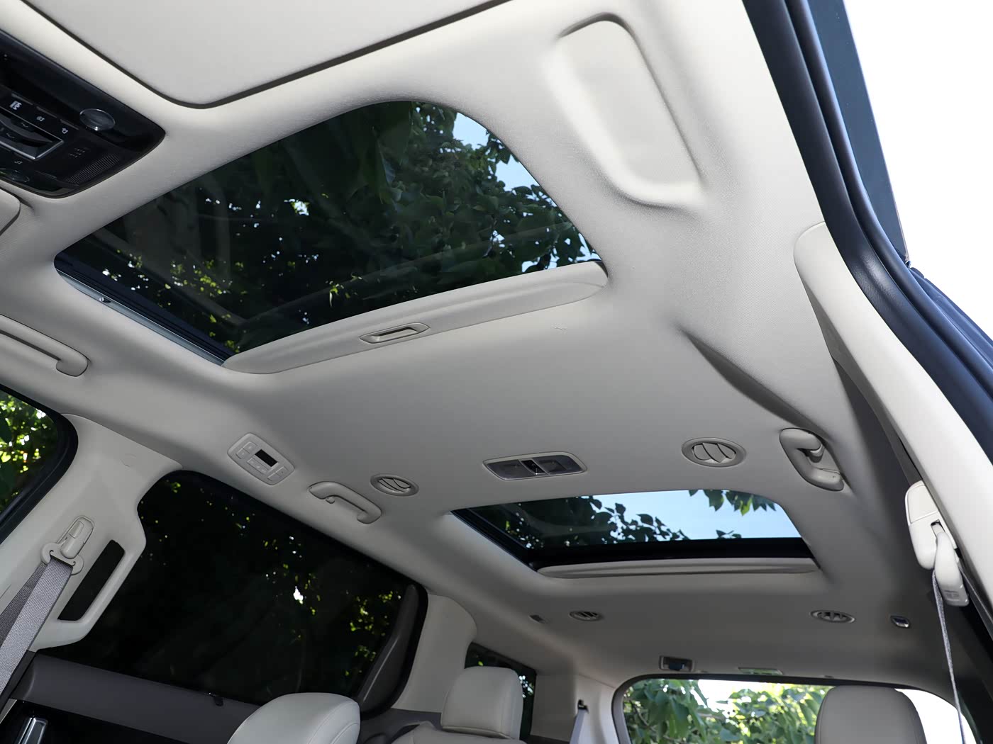 2026 Kia Carnival 2.0T Luxury Edition5