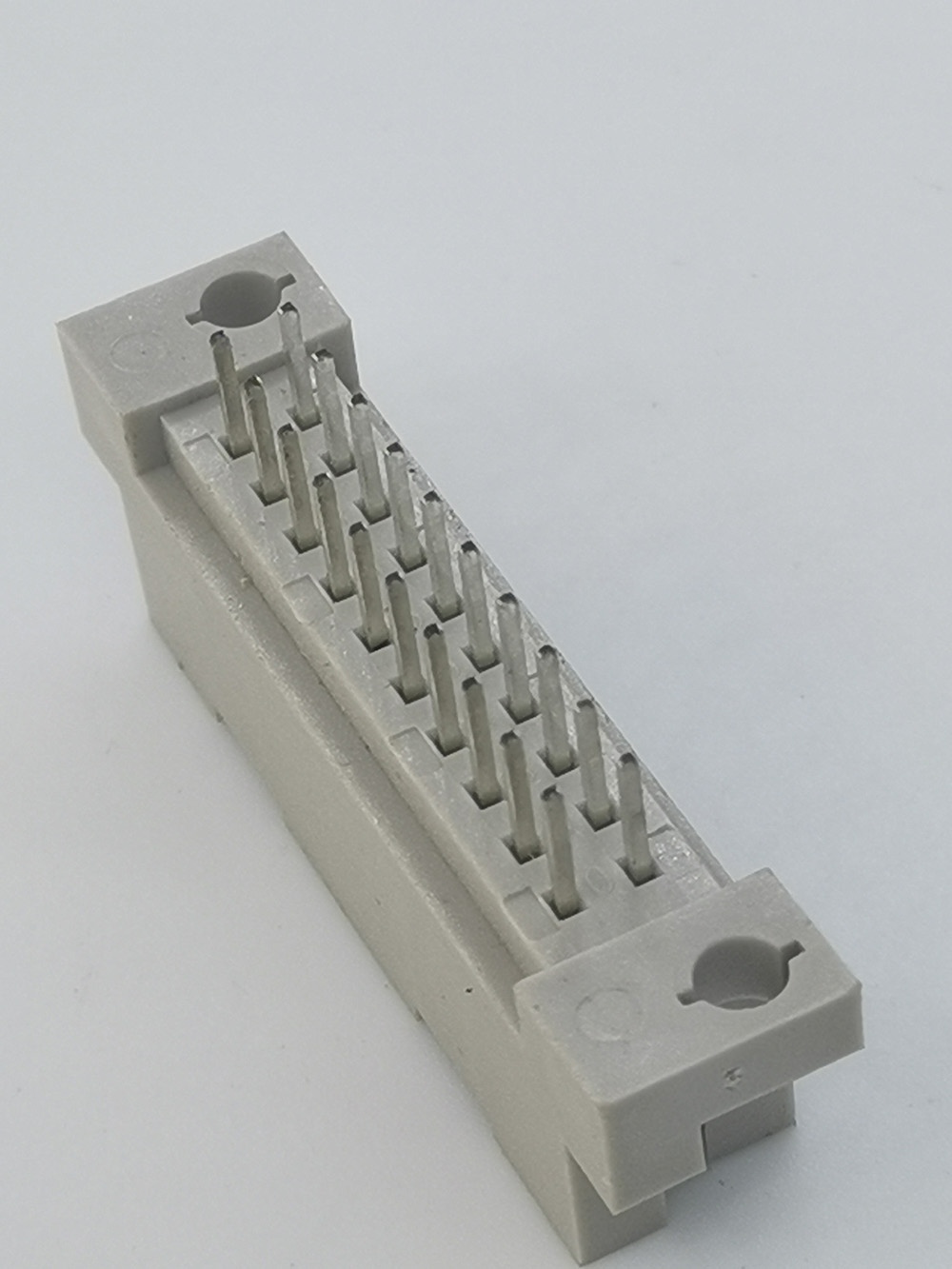 20 Pins DIN41612 Vertical Plug Type 0.33Q Connectors