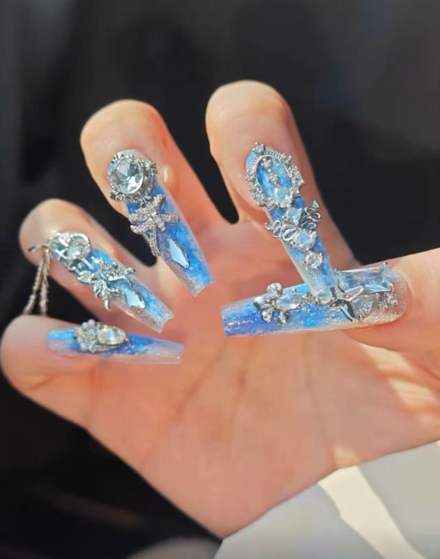 **Libra** Stiletto Blue with Silver Chains
