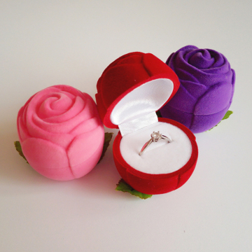 Velvet rose engagement ring box