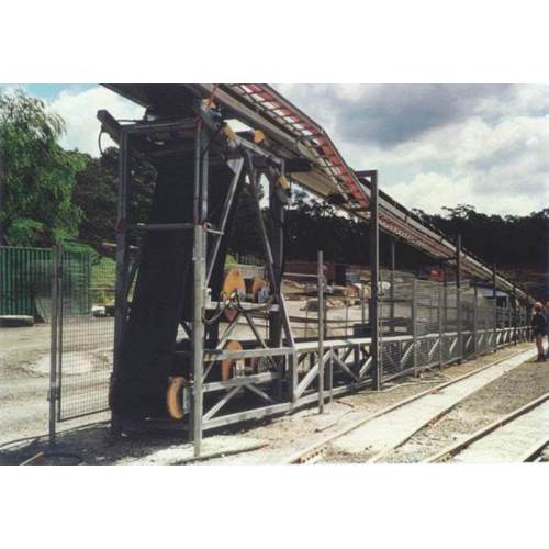 Belt Conveyor untuk Benjolan Tanah