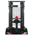 الوقوف الكهربائية على Straddle Stacker 1500KG