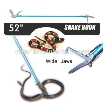 how to catch a poisonous snake