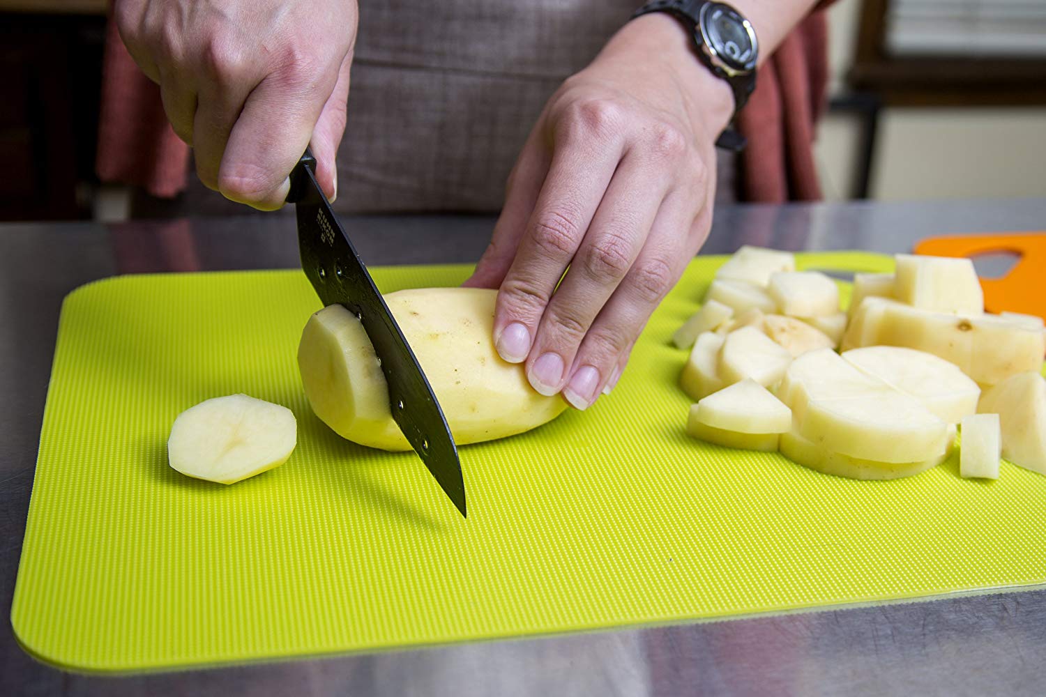 plastic vegetable cutting board