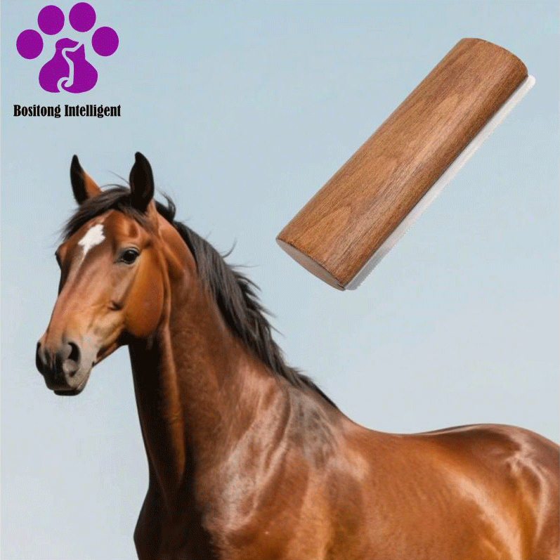 Horse Scraper for Efficient Pet Grooming and Cleaning
