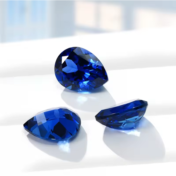 Royal Blue Lab na lumaki na mga sapphires sa maraming pagbawas