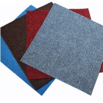 Mostra di nozze a costine rosse Carpet: tappeto in poliestere non tessuto per eventi esterni ", tuttavia, per renderlo più conciso e friendly, potresti considerare:" tappeto per matrimoni a costole rossa non tessuta in poliestere per eventi e mo
