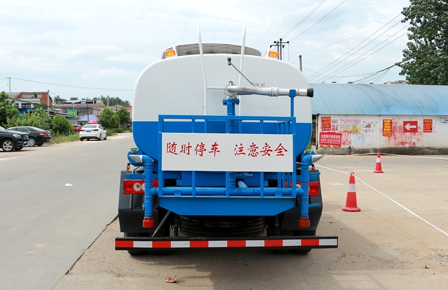 العلامة التجارية الجديدة رخيصة الثمن شاحنة لنقل المياه FOTON 5000litres