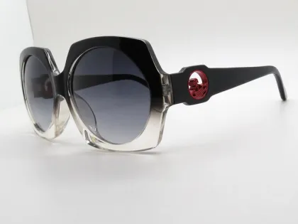 Black On Transprant Frame Grey Gradient Lens Vivienne Westwood Vw77702 Branded Sunglasses For Women