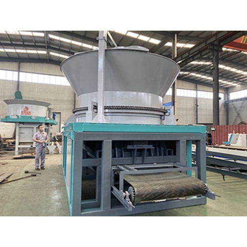 Fully automatic disc wood crusher