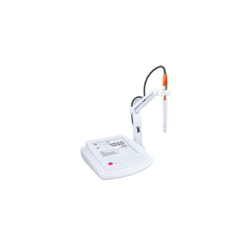930 Benchtop pH/Ion/Temperature Meter