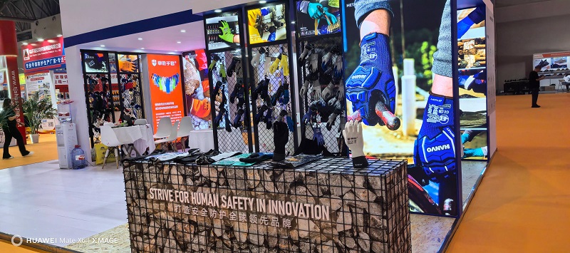 Tang Daiping, General Manager of Chongqing Liyu Precision Technology Co., Ltd., was invited to attend the 109th China International Occupational Safety and Health Products Fair (CIOSH)