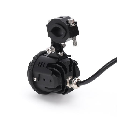 મોટરસાયકલ બુદ્ધિશાળી પ્રકાશ-નિયંત્રિત સ્પોટલાઇટ પીળી-સફેદ પ્રકાશ એલ્યુમિનિયમ એલોય ઉચ્ચ-તેજસ્વી હેડલાઇટ