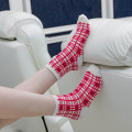 Neue japanische Nadelstreifen-Frühlings- und Herbst-Mittelrohr-Socken