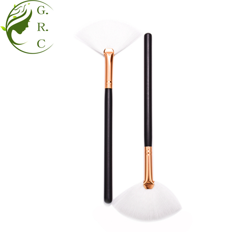 Fan Brush For Makeup