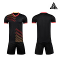Uniforme de entrenamiento de fútbol negro.