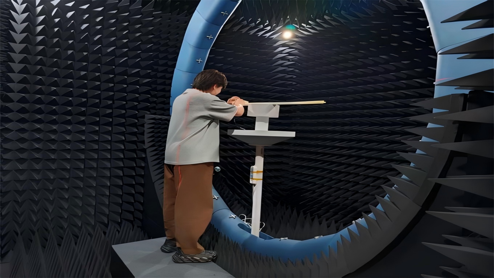 Laboratório de testes de confiabilidade de antenas para produtos de comunicação sem fio