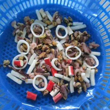 Frozen seafood mix