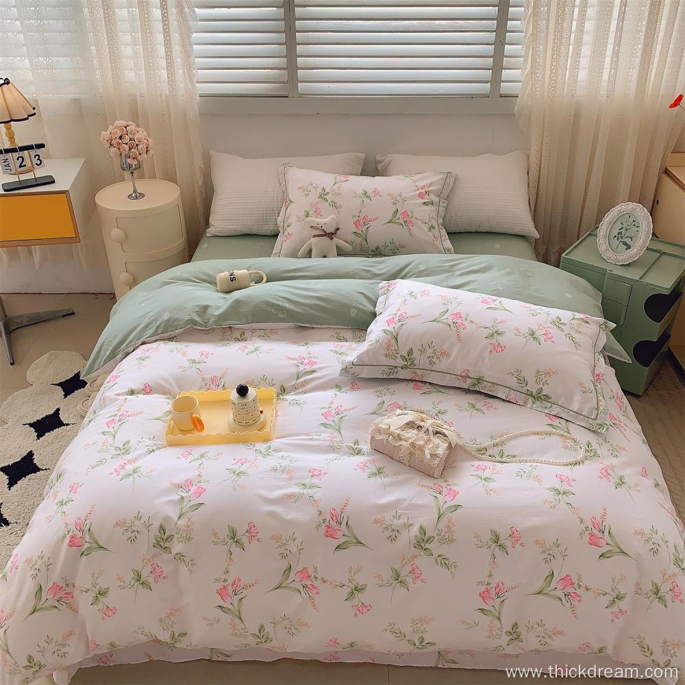 Clear and fragrant bedding set