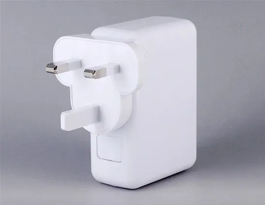 White Uk Plug Charger Laptop Keyboard With 4 Usb Ports , Light Weight