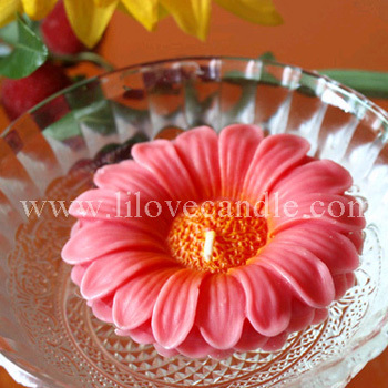 Flower shaped floating candles