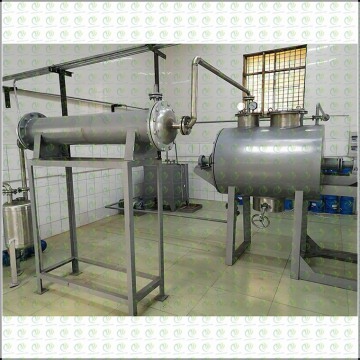 Industrial sludge low-temperature reduction vacuum rake dryer