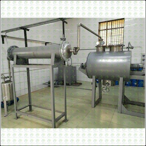 Industrial sludge low-temperature reduction vacuum rake dryer
