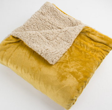 Reversible Flannel Sherpa Fleece Blanket