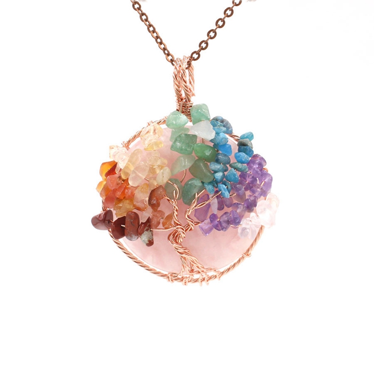 Collier pendentif rond en cristal de guérison avec des pierres précieuses naturelles enveloppées de fil d&#39;arbre de vie