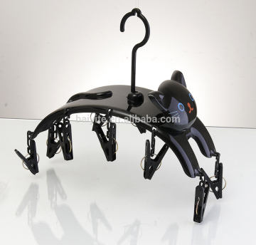 creative cat shape Plastic shocks hanger with clips