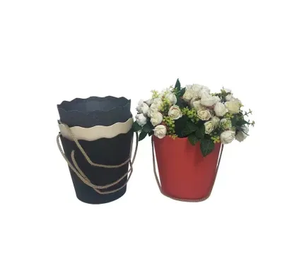 Paper roses box packaging flower
