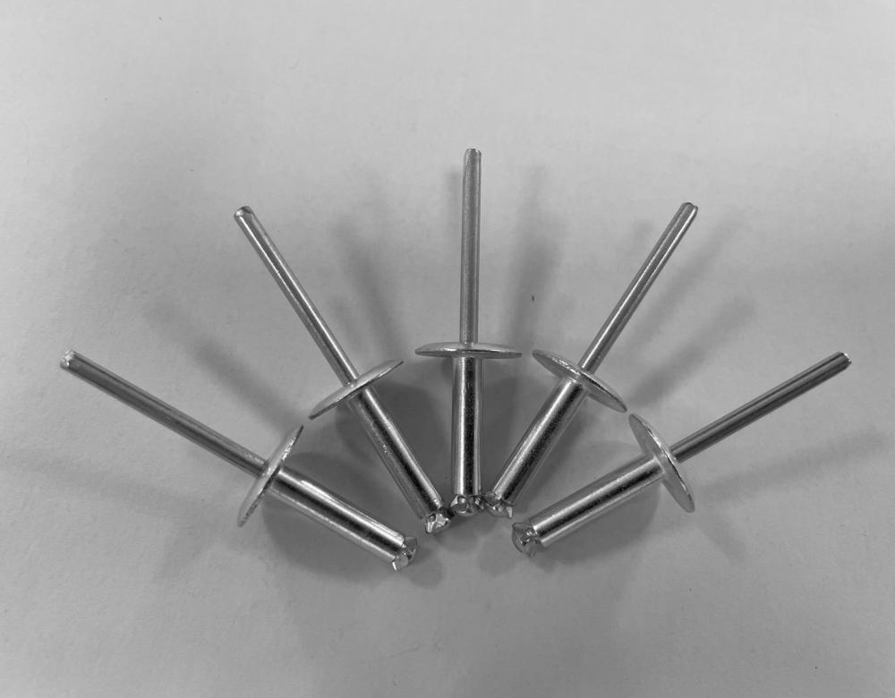Aluminium/steel peel type blind rivets with large flange Product