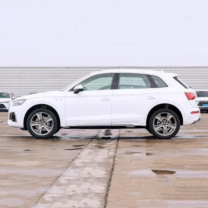 Midsize 5-seater SUV AUDI Q5L