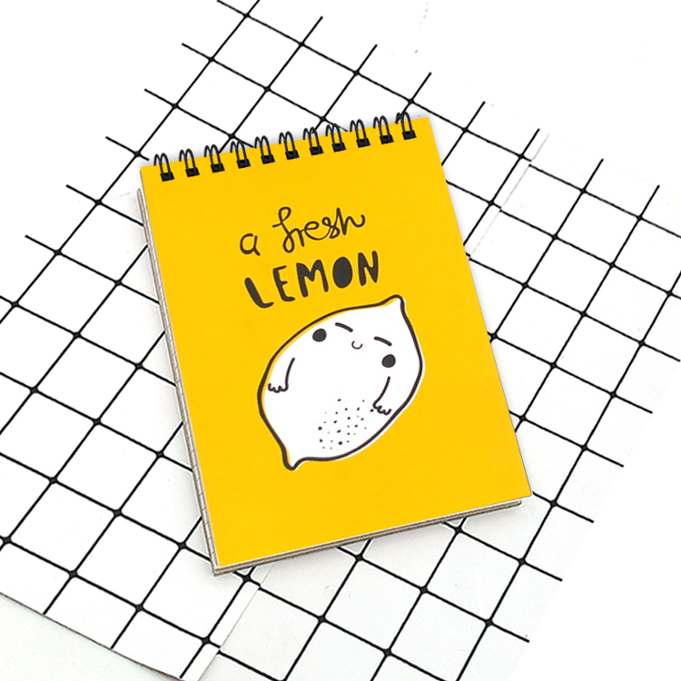 Caderno espiral vertical A5 com design personalizado de frutas