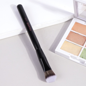 Cepillo de maquillaje de logotipo personalizado: Cepillo de corrector con diseño triangular inclinado