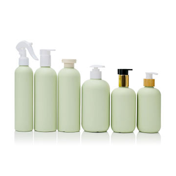 Bottiglia di shampoo in plastica con lozione cosmetica morbida verde HDPE