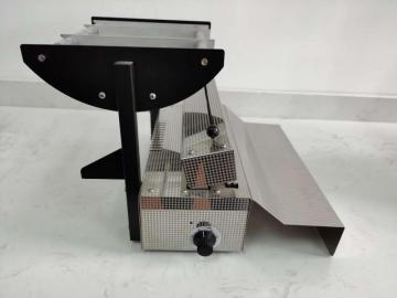 Sealer machine for sealing plastig bag and pouches