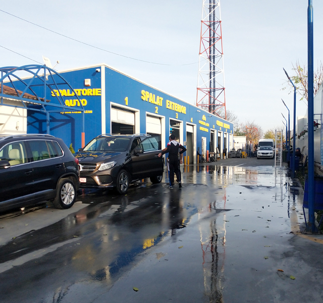 Automatic touchless robotic car wash equipment