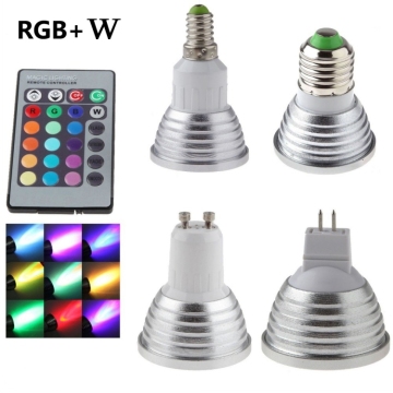 مصباح LED RGBW الملون 3W RGBW مع التحكم عن بعد الأشعة تحت الحمراء ووظيفة الذاكرة