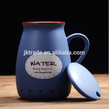 China Creative Antique Promotional Gift Breakfast Cup Ceramic Milk Cup พร้อมฝาปิดฝาครอบ